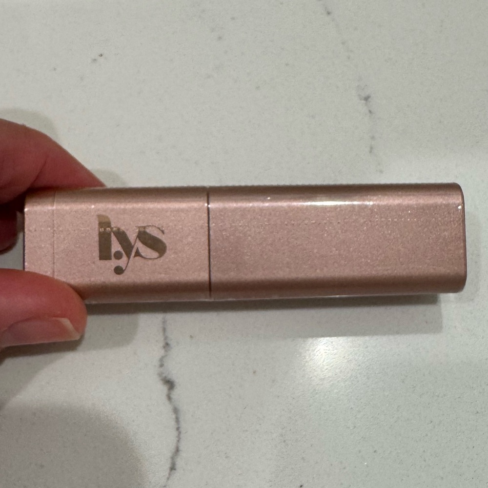 LYS  No Limits Cream Bronzer & Contour Stick in Shade Courage Brand New Sealed